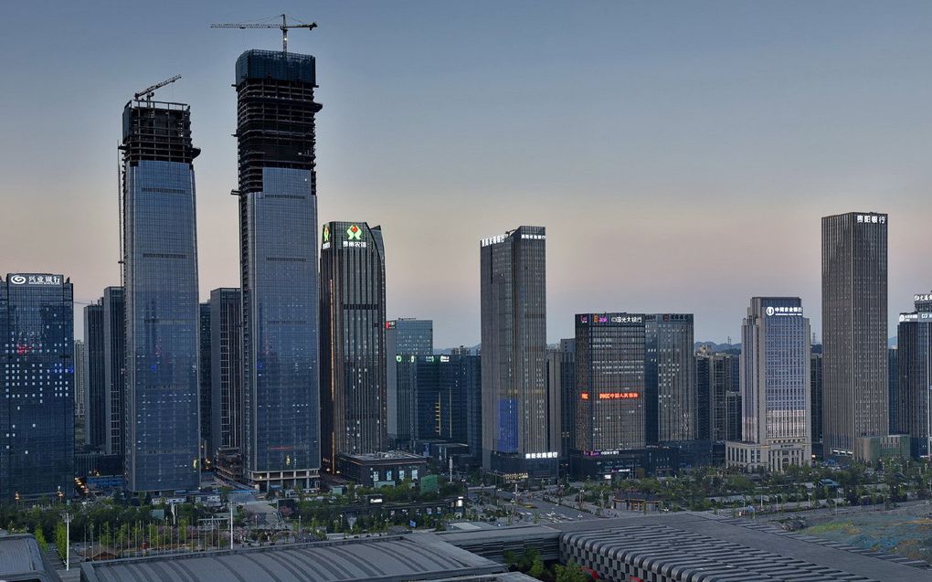 Beeld van het Guizhou Financial City District in de Chinese stad Guiyang. beeld Wikimedia