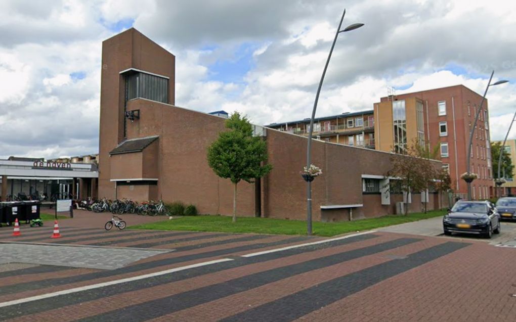 Gemeente Alblasserdam koopt voormalige Havenkerk; toch geen stadszwembad in Sint-Franciscus van Assi