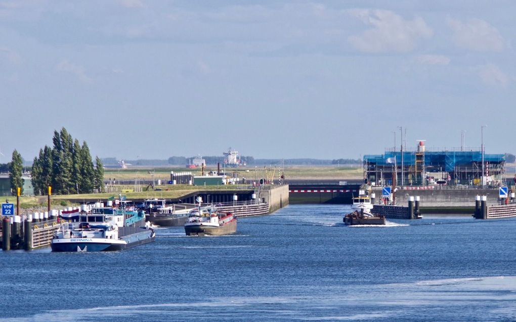 Het sluizencomplex in Hansweert is onderdeel van de hoofdtransportas Antwerpen-Rotterdam. beeld Van Scheyen Fotografie