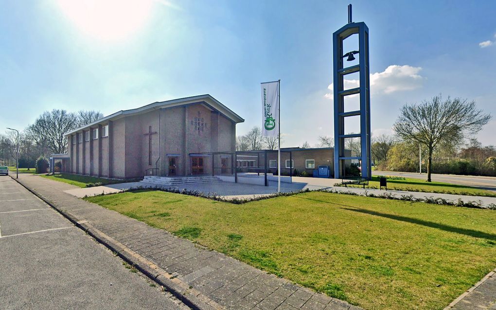 Protestantse gemeente Hoogeveen stoot Goede Herderkerk af, Van Damorgel in Tholen gerestaureerd, en 