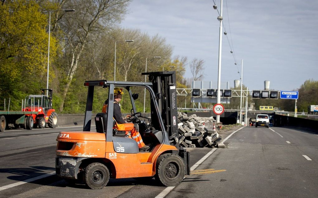 Urker die dorpsgenoot aanreed met heftruck hoort straf tegen zich eisen. De truck op de foto heeft niets van doen met die in het artikel. beeld ANP, Jerry Lampen