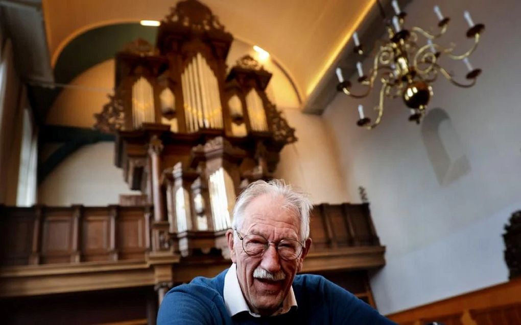 Anne Osinga voor het Baderorgel in Dronrijp. Beeld Catrinus van der Veen