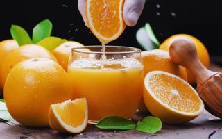 Een glas vruchtensap bevat veel suiker, maar ook antioxidanten zoals vitamine C. beeld iStock