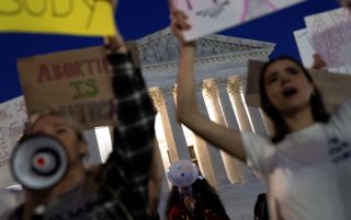Pro-abortus demonstratie voor het hooggerechtshof in Washington. beeld AFP, Stefani Reynolds