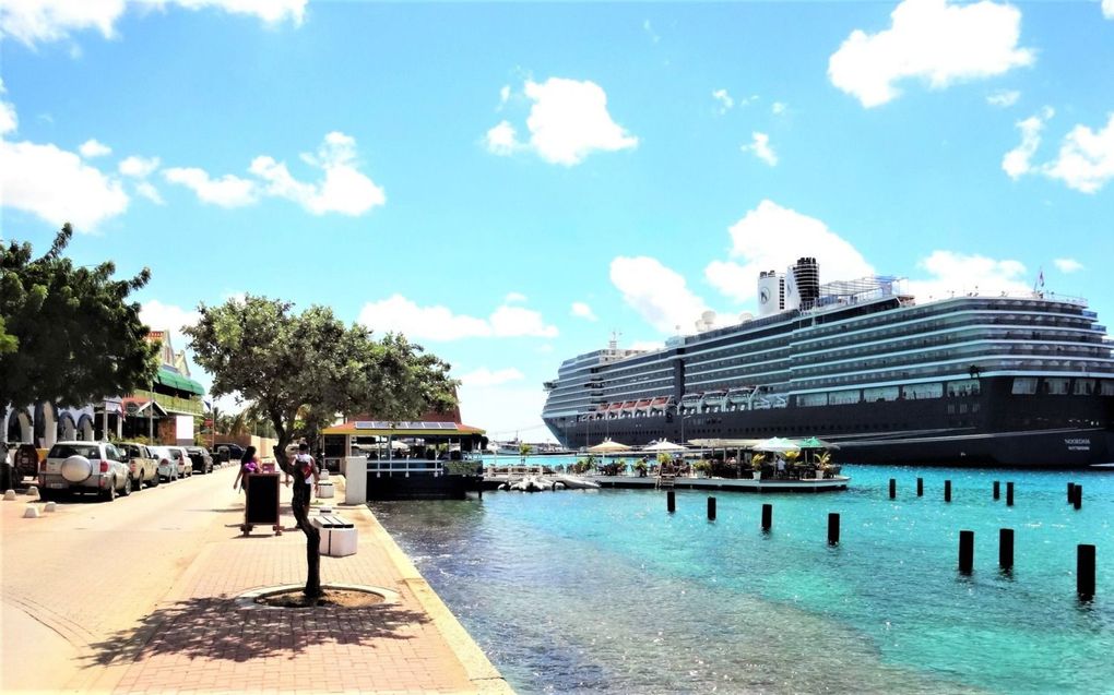 Cruiseschip doet Bonaire aan. beeld Marius Bremmer