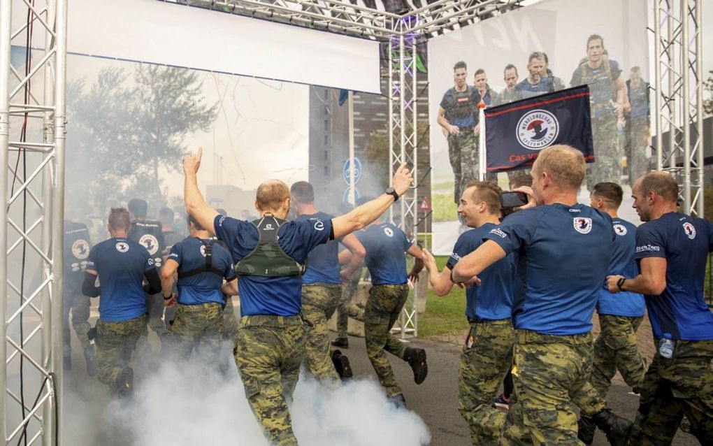 Mariniers verbreken wereldrecord speedmars op marathonafstand. Met een recordtijd. beeld Korps Mariniers