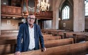 Kerkenraadsvoorzitter Ernst van Drumpt in de kerk van Zelhelm waar vrijdag een organist is mishandeld. beeld Jan Ruland van den Brink