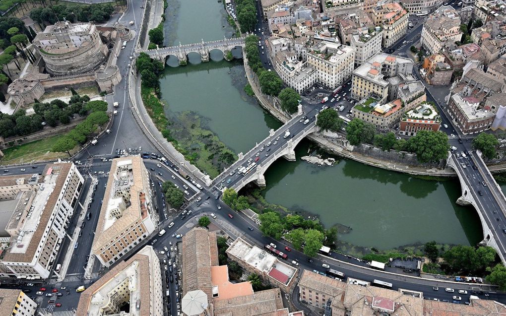 De rivier de Tiber in Rome. beeld EPA, ETTORE FERRARI