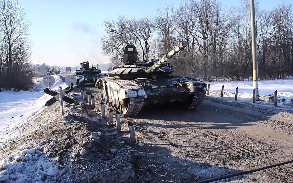 Russische tanks verlaten het grensgebied met Oekraïne en keren terug naar Rusland, aldus het Russische ministerie van Defensie die de foto dinsdag vrijgaf. beeld AFP, Russische ministerie van Defensie