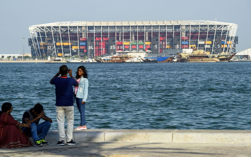 Bij de bouw van het stadion zijn naar schatting 6500 mensen omgekomen. beeld ANP, Noushad Thekkayil