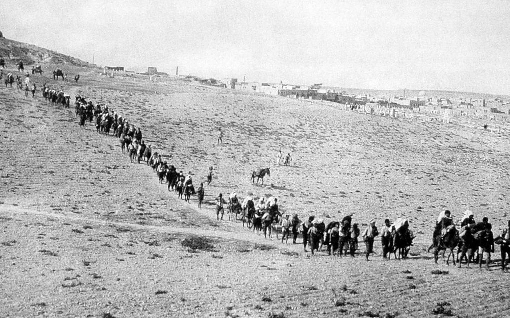 Deportatie van Armeniërs tijdens de Turkse genocide in 1915. De meesten kwamen tijdens de tocht om door honger of mishandeling.  beeld RD