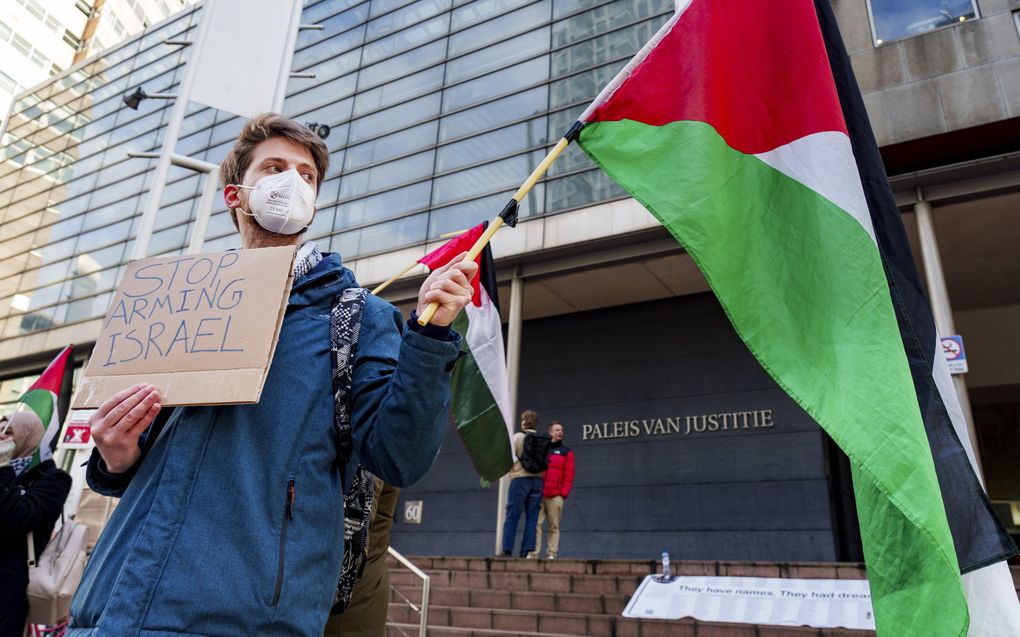 Protest voorafgaand aan de uitspraak. beeld ANP, LEX VAN LIESHOUT