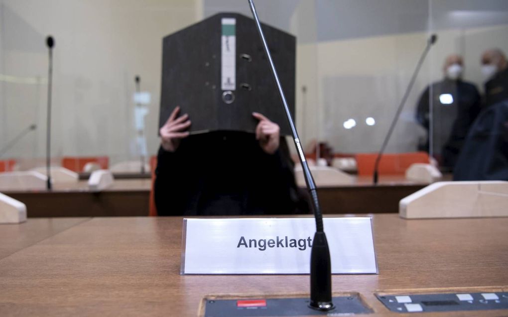 De Duitse IS-bruid Jennifer W. is maandag door een rechtbank in München veroordeeld tot tien jaar gevangenisstraf. Een jezidi-meisje liet ze sterven van dorst in de brandende zon.  beeld Picture Alliance/DPA, ​Sven Hoppe