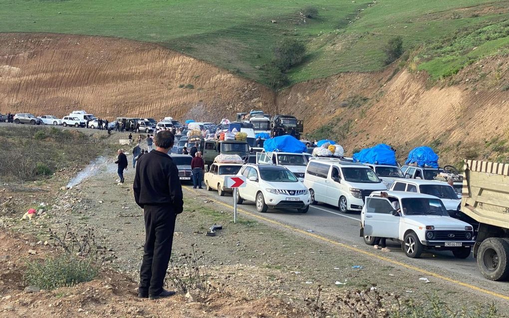 Vluchtelingen voor de grens met Armenië. beeld AFP, Siranush Sargsyan