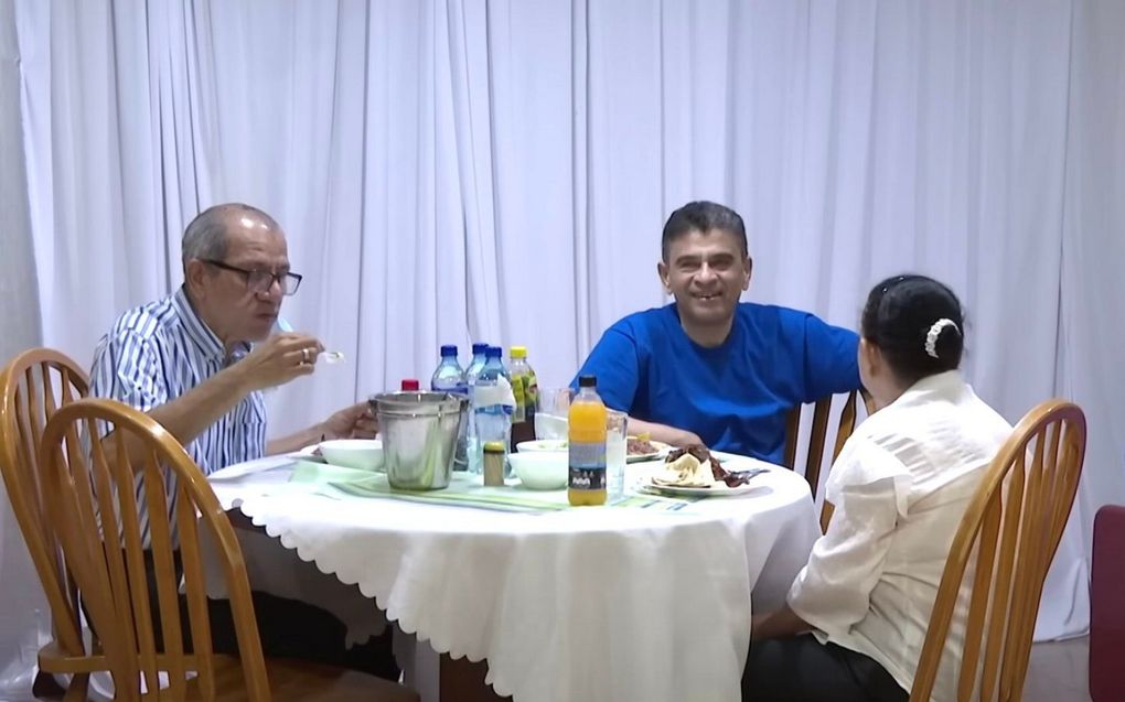 De Nicaraguaanse bisschop Rolando Álvarez (m.), vorig jaar op televisiebeelden. beeld Canal 4 Nicaragua