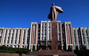 Parlementsgebouw in Tiraspol, Transnistrië, met nog altijd Lenin op zijn sokkel.  beeld Floris Akkerman