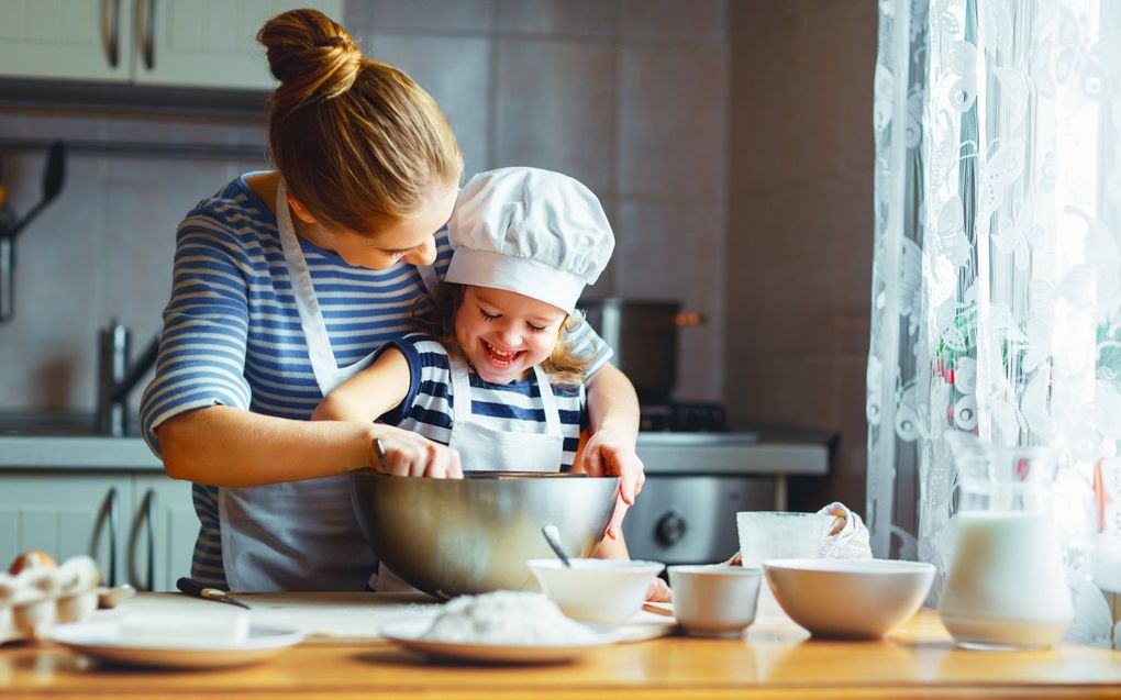 „Als het om geluk gaat, gaat een rolverdeling met de vrouw als huisvrouw of parttime werkende niet ten koste van haar geluk. Eerder het tegendeel.” beeld iStock