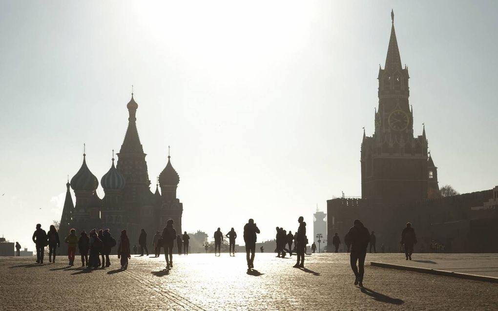 Op het Rode Plein in Moskou was het dit weekeinde rustig. In verband met de sterk oplopende besmettingscijfers is Rusland opnieuw in een strenge lockdown gegaan om de verspreiding van het coronavirus in te dammen. beeld EPA, Maxim Shipenkov