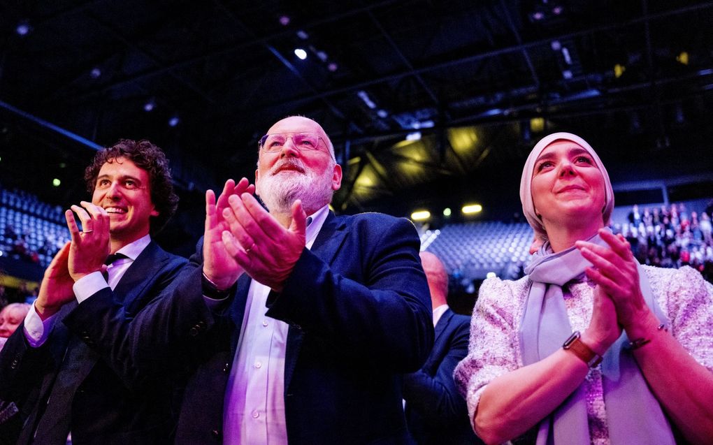 De top drie van de lijst van GroenLinks-PvdA. V.l.n.r.: Jesse Klaver, Frans Timmermans en Esmah Lahlah. beeld ANP, Robin Utrecht