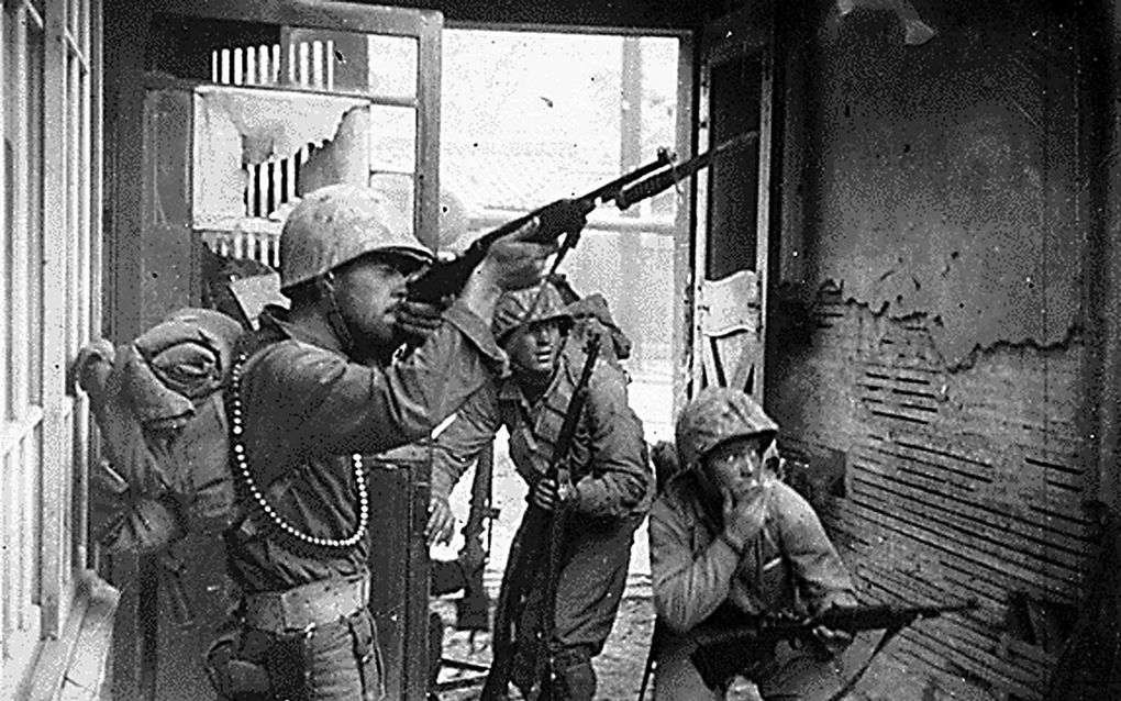 SEOUL – VN-soldaten tijdens gevechten in de straten van de Koreaanse stad Seoul op 20 september 1950. Op dat moment dreven de geallieerden de Noord-Koreaanse troepen terug die drie maanden terug tot de aanval waren overgegaan. Foto EPA