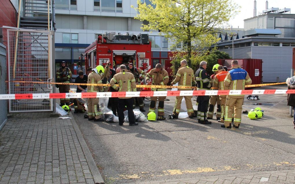 Hulpdiensten bij het IJsselland Ziekenhuis in Capelle aan den IJssel. beeld ANP