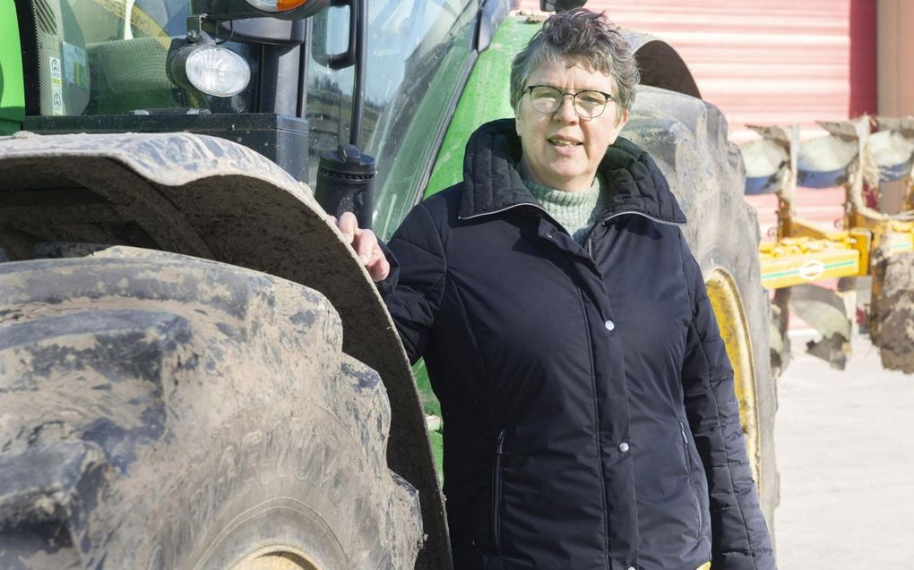 Tineke de Vries, bestuurder bij LTO Noord, heeft een akkerbouwbedrijf in het Friese Hallum. beeld Marchje Andringa