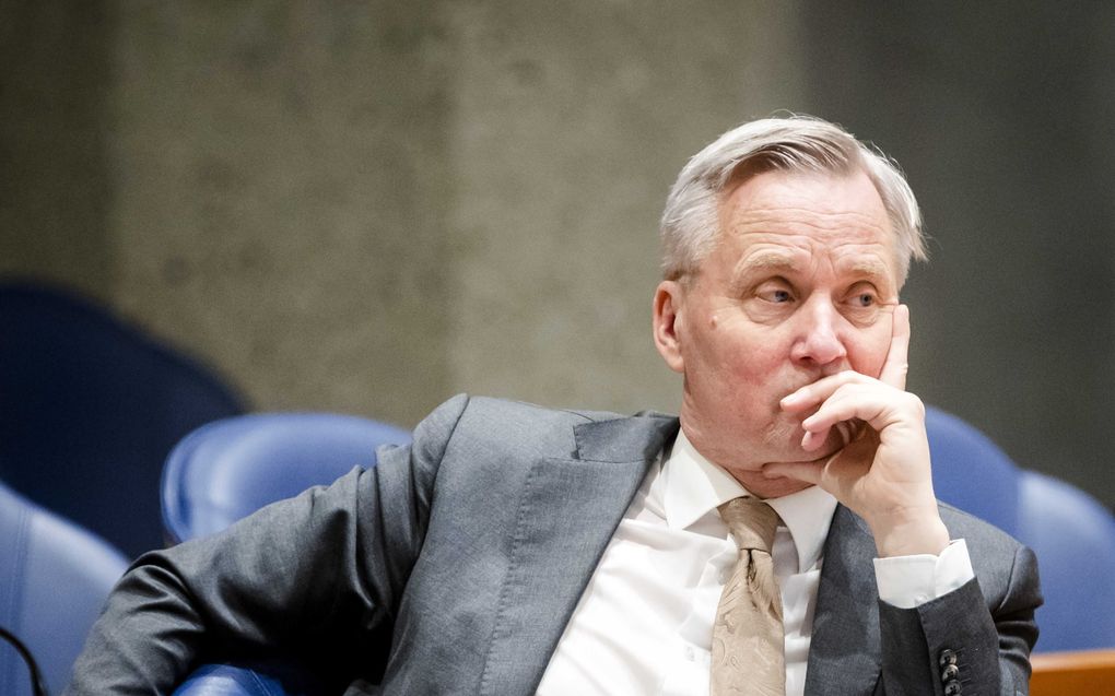 Asielstaatssecretaris Van der Burg tijdens een debat in de Tweede Kamer. beeld ANP Sem van der Wal
