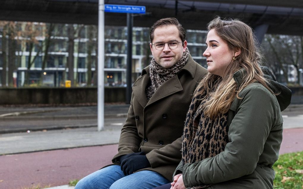 Bjarne (l.) sleepte de gewonde Eline weg bij de tram waar Gökmen Tanis om zich heen schoot. beeld Angeliek de Jonge