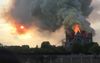 „Toen de Notre-Dame in brand stond, knielden mensen op straat en zongen en baden ze met elkaar.” beeld AFP, Fouad Maghrane
