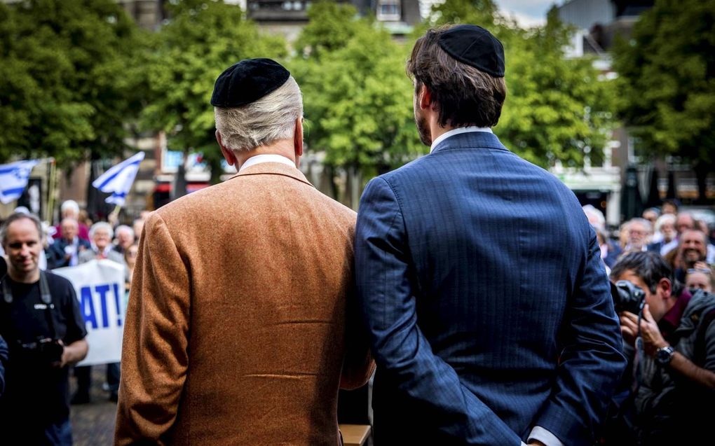 Hiddema (l.) en Baudet in mei 2019 bij een demonstratie tegen antisemitisme. beeld ANP, Remko de Waal