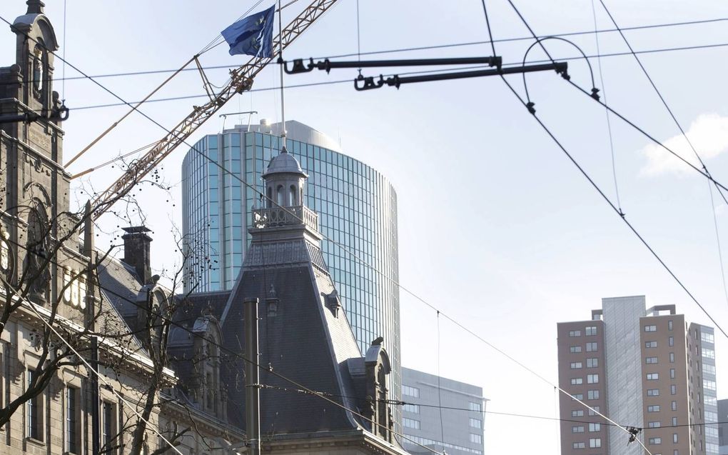 Oud en nieuw door elkaar in het centrum van Rotterdam. beeld RD, Anton Dommerholt