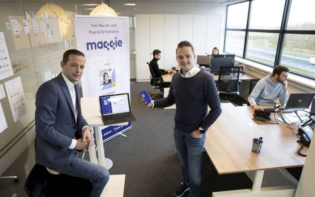 Pieter Leenman (l.) en Martijn den Besten weten zeker dat ze met hun werkplatform een gat in de markt hebben gevonden. beeld RD, Anton Dommerholt