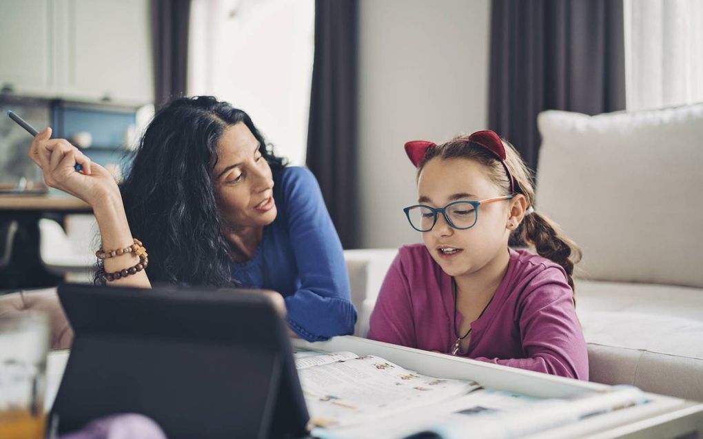 Offline kun een docent tekortkomingen nog wel wegwerken met charisma en ervaring, maar bij online- of blended leren gaat dit niet. beeld Getty Images