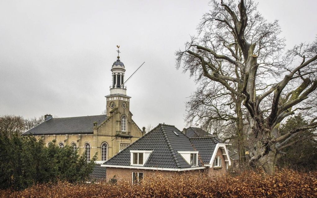 De IJsseldijkkerk in Krimpen aan den IJssel. De hervormde wijkgemeente van bijzondere aard –waaraan ds. J. A. W. Verhoeven momenteel verbonden is en die ds. A. J. Mensink in het verleden gediend heeft– kerkt in de Sionskerk en in de Rehobothkerk. beeld RD, Henk Visscher