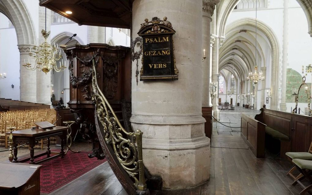 Prof. dr. Govert Buijs: „De ziel moet soms worden opgepord. „Merk op, mijn ziel” zingen we dan.” Foto: psalmbord in de Grote of St.-Bavokerk te Haarlem. beeld Sjaak Verboom