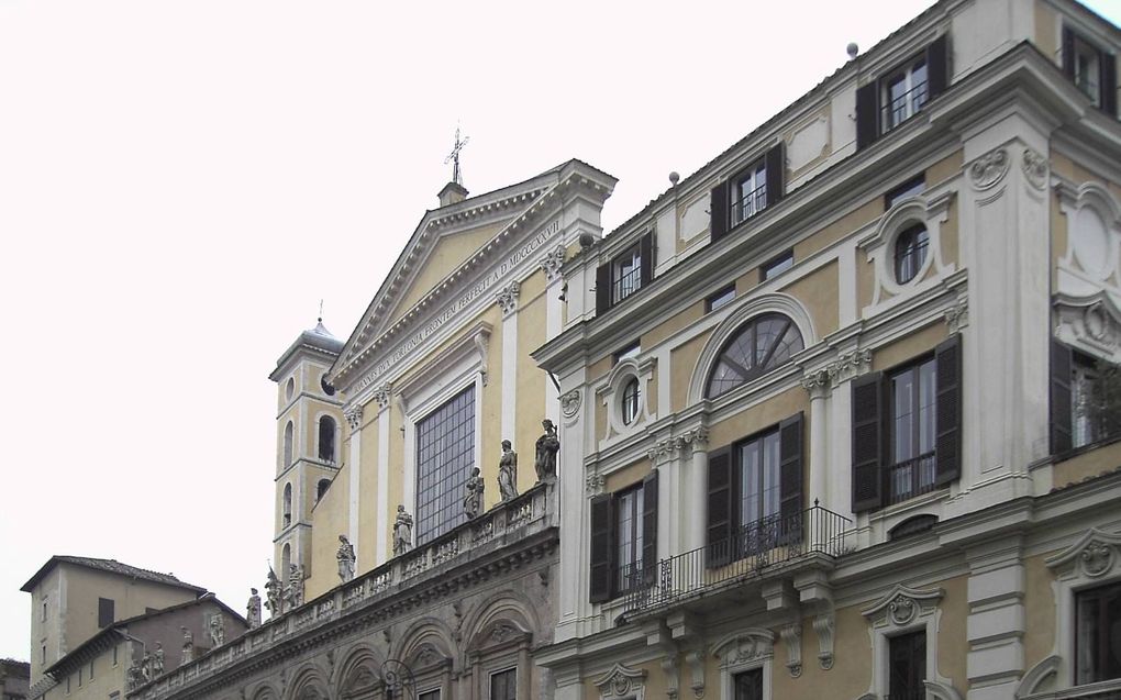 Al sinds de zesde eeuw wordt beweerd dat in de Santi Apostolikerk in Rome een dijbeen van Jakobus ligt. beeld Lalupa/Wikmedia