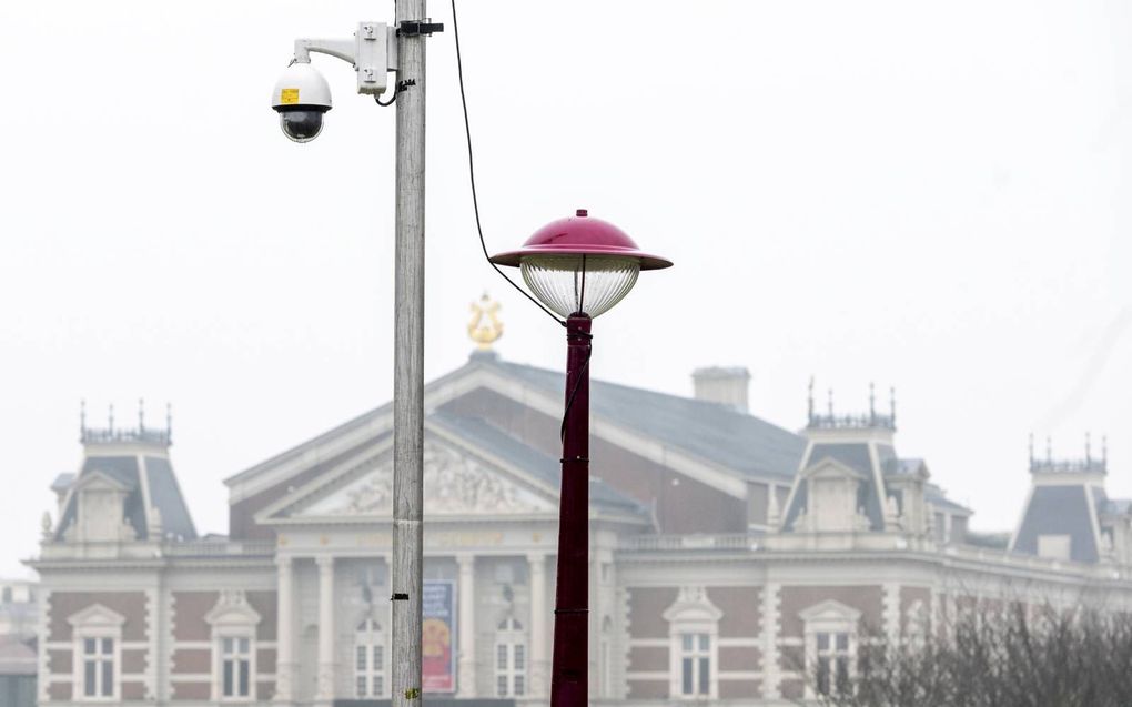 Rond het Museumplein werden camera’s opgehangen na illegale demonstraties. beeld ANP, Evert Elzinga