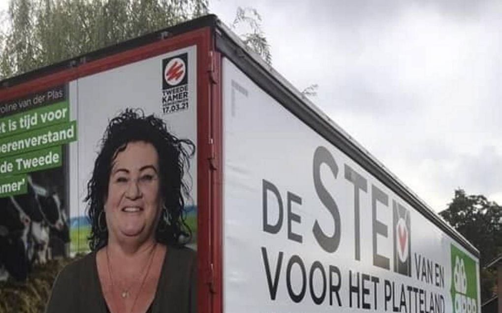 De BoerBurgerBeweging (BBB) maakt voor de campagne gebruik van een vrachtwagen, maar is daarin niet de enige. beeld via Twitter