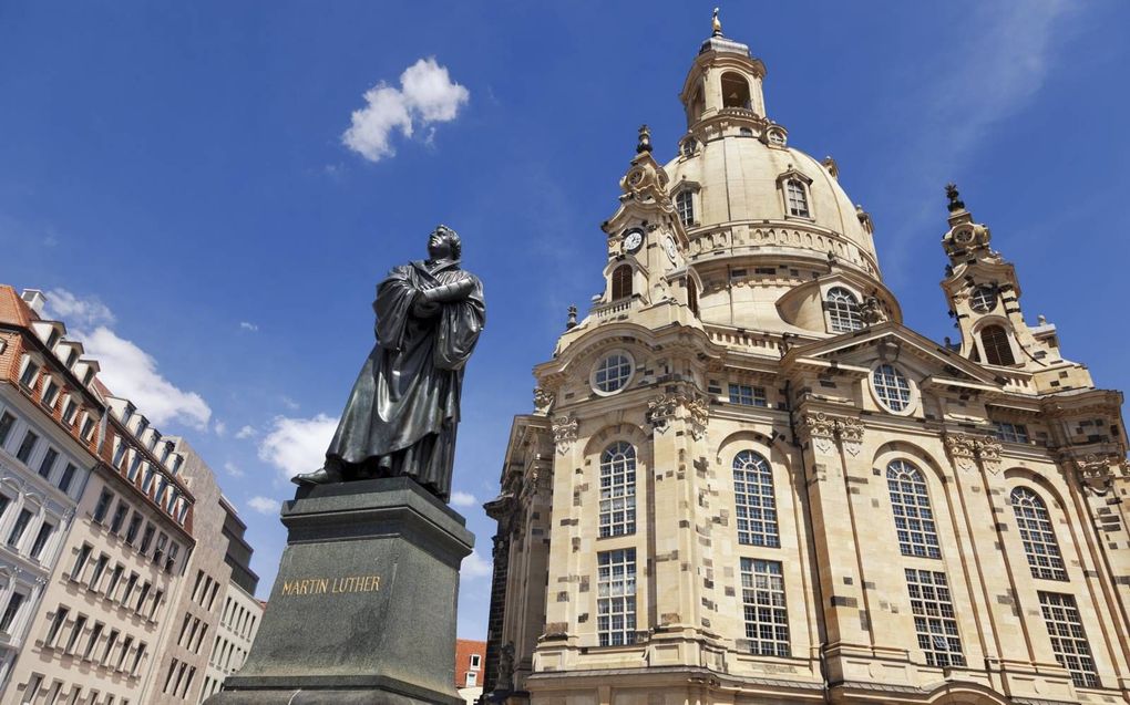 „Luther kende Gods eisend recht, maar niet Gods schenkend recht in Christus. Hij werkte en liep vast, maar mocht leren door het geloof te leven. Toen hij dit tot zijn grote vreugde leerde kennen, handhaafde hij evenwel de Bijbelse betekenis van Gods eisend recht.” beeld iStock