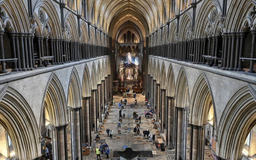 Tijdelijk vaccinatiecentrum in de kathedraal van Salisbury, in het zuidwesten van Engeland. beeld AFP, Justin Tallis