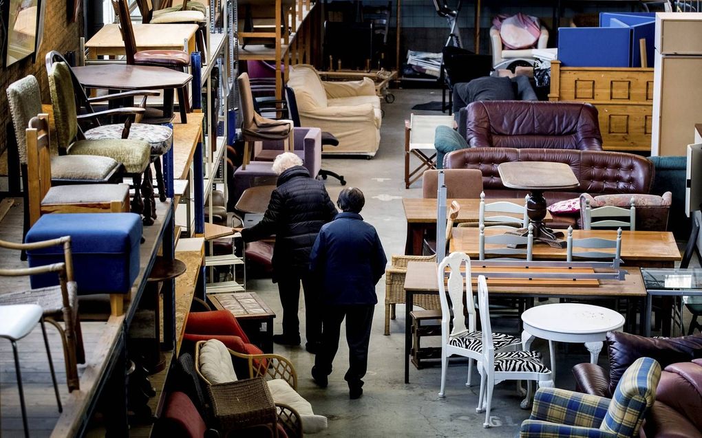 Kringloopwinkel in Rijswijk in 2018. Door de beperkingen is een bezoek aan de kringloop nu niet vanzelfsprekend. beeld ANP, Koen van Weel