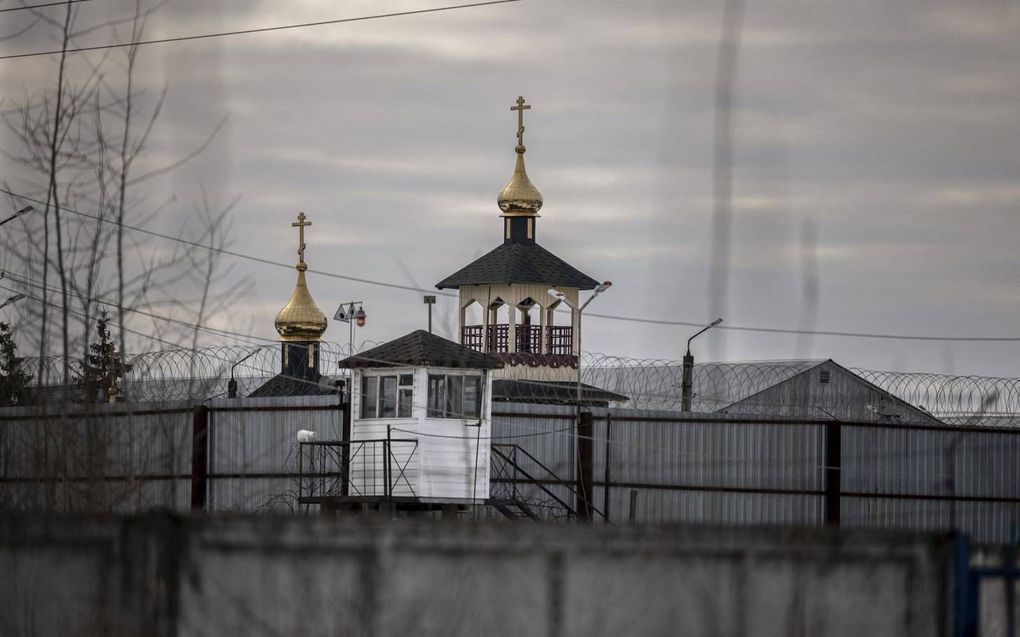 Blik op het strafkamp in het Russische IK-2 in het dorp Pokrov, waar de Russische oppositieleider Aleksej Navalni gevangen zit. „Hier vliegen zelf vliegen niet zonder toestemming.” beeld AFP, Dimitar Dilkoff