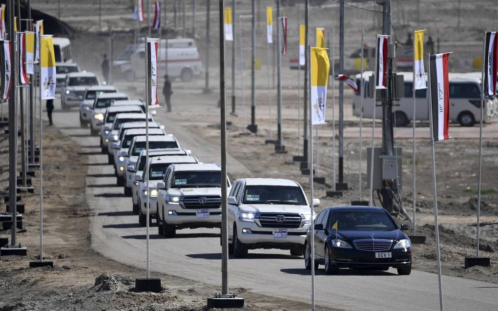 Pauselijke colonne in Irak. beeld AFP, Vincenzo Pinto