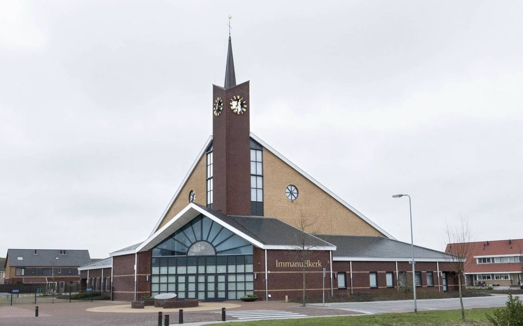 De generale synode van de Christelijke Gereformeerde Kerken spreekt later verder over vrouw en ambt, zo is dinsdag besloten. Foto: Immanuëlkerk in Urk. beeld RD, Anton Dommerholt