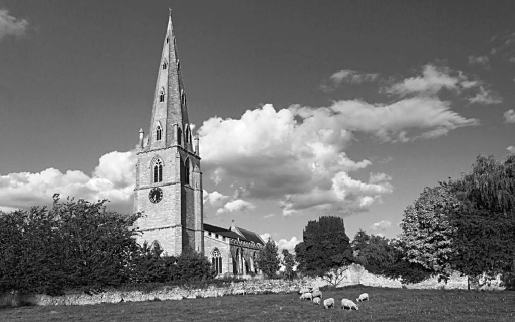 De St. Peter & St. Paul Church in Olney. beeld RD