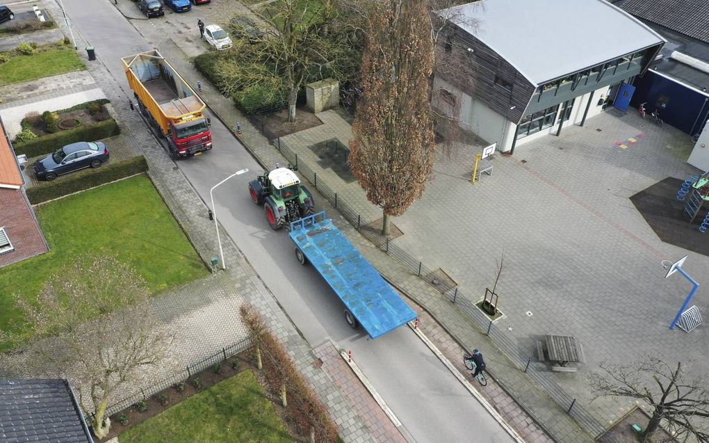 De gevaarlijke verkeerssituatie bij de basisschool in Heumen.​ beeld  VidiPhoto