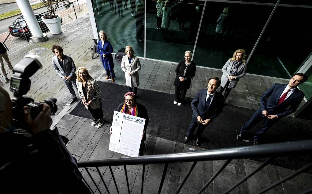 „Het Regenboog Stembusakkoord dat acht politieke partijen kort voor de verkiezingen tekenden, maakt duidelijk dat een meerderheid in de Tweede Kamer de Bijbelse visie op ”zelf” daadwerkelijk schijnt te willen onderdrukken.” beeld ANP, Remko de Waal