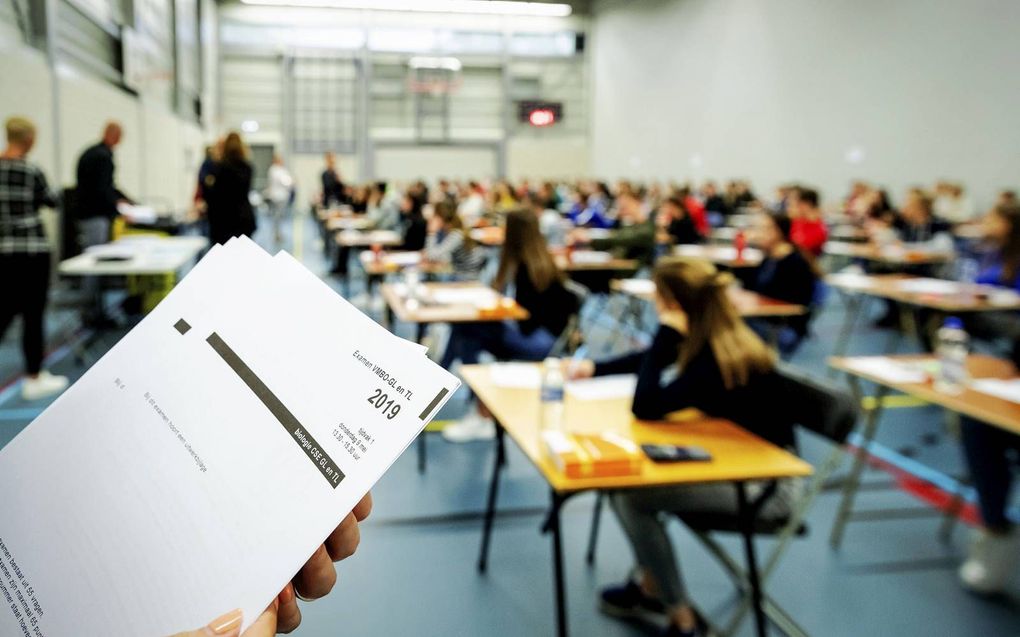 Leerlingen in een examenzaal. beeld ANP, Robin van Lonckhuijsen