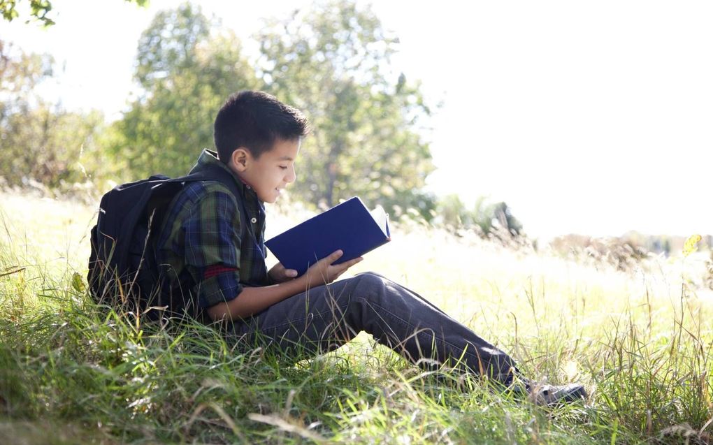 „Zorg dat er in elke tas altijd een leesboek zit.” beeld iStock