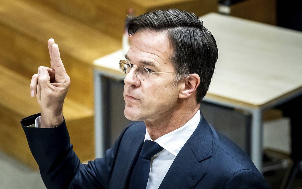 „Zorg bij wijze van spreken voor een minister van Communicatie die controleert of een nieuwe regel niet tot meer onduidelijkheid leidt.” Foto: Premier Rutte wordt gehoord over de toeslagenaffaire. ANP, Remko de Waal